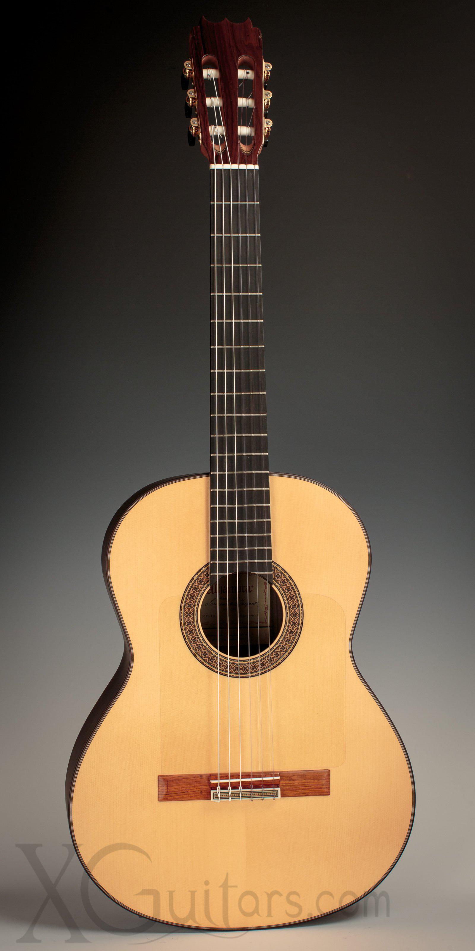 Alhambra 10Fp Pinana Spruce - Negra Flamenco Guitar