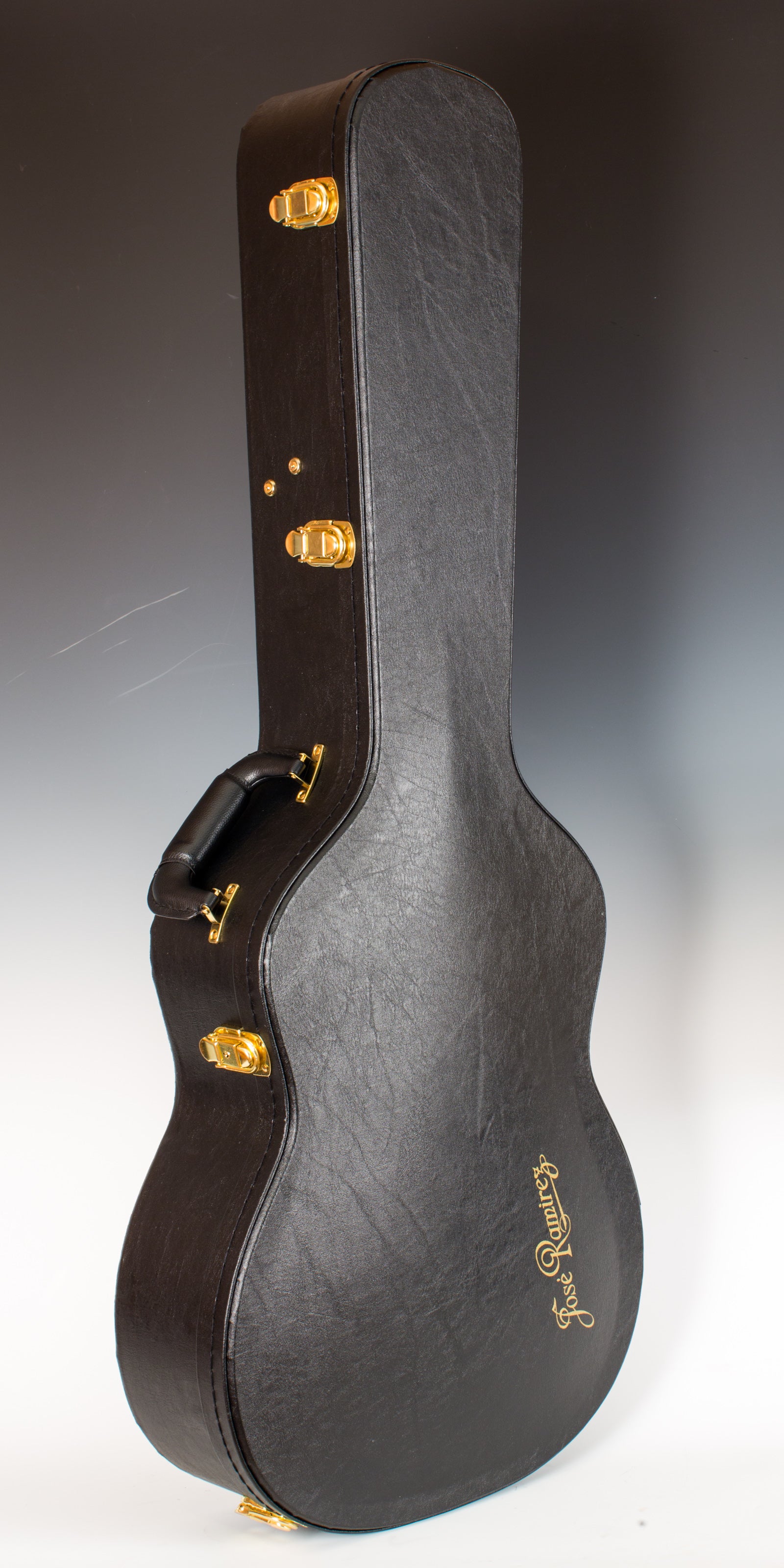 Ramirez Estudio 140 CUTAWAY Spruce Top Classical Guitar