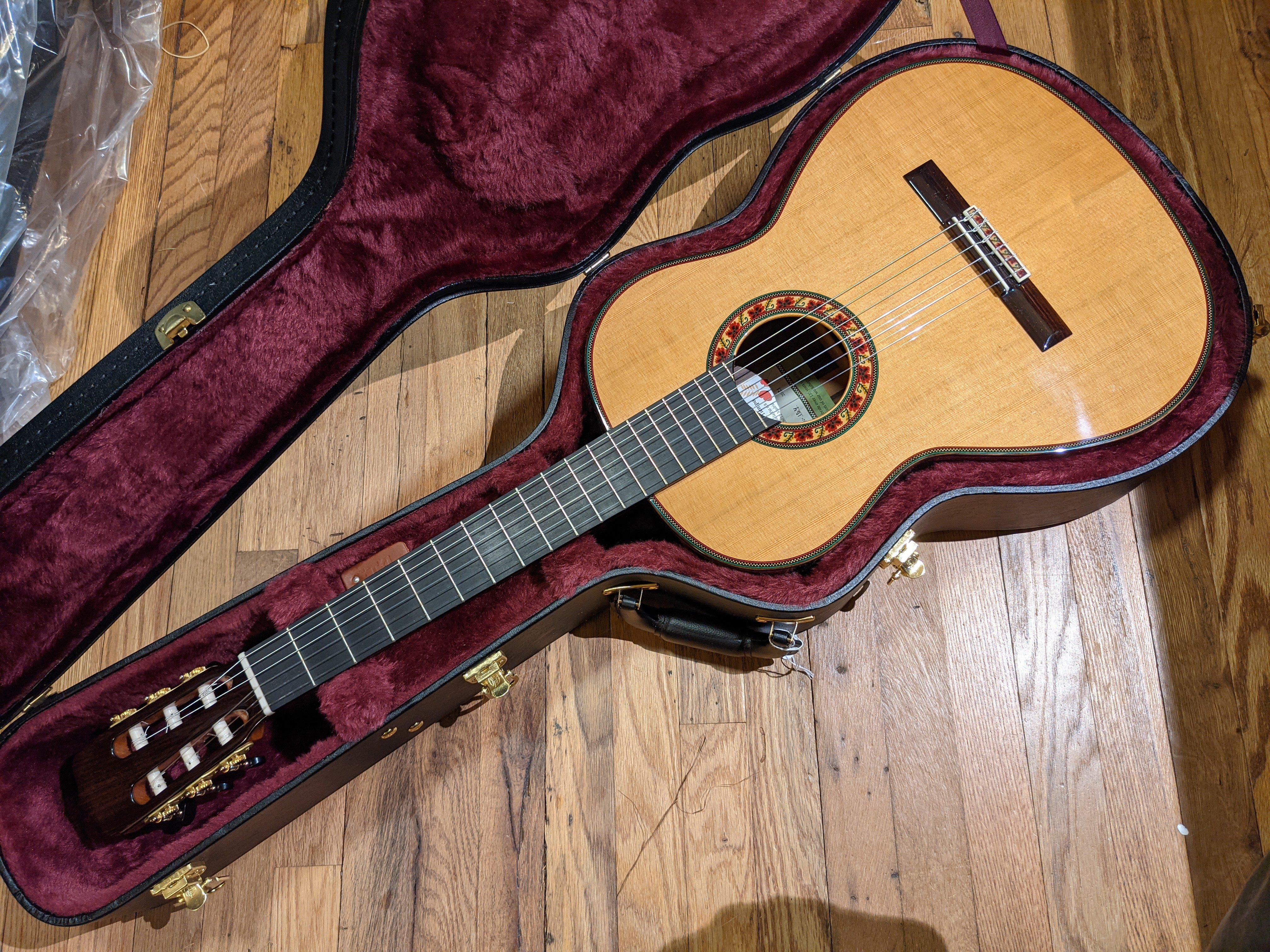 Ramirez Guitarra Del Tiempo Cedar - LEFT-HANDED Classical Guitar