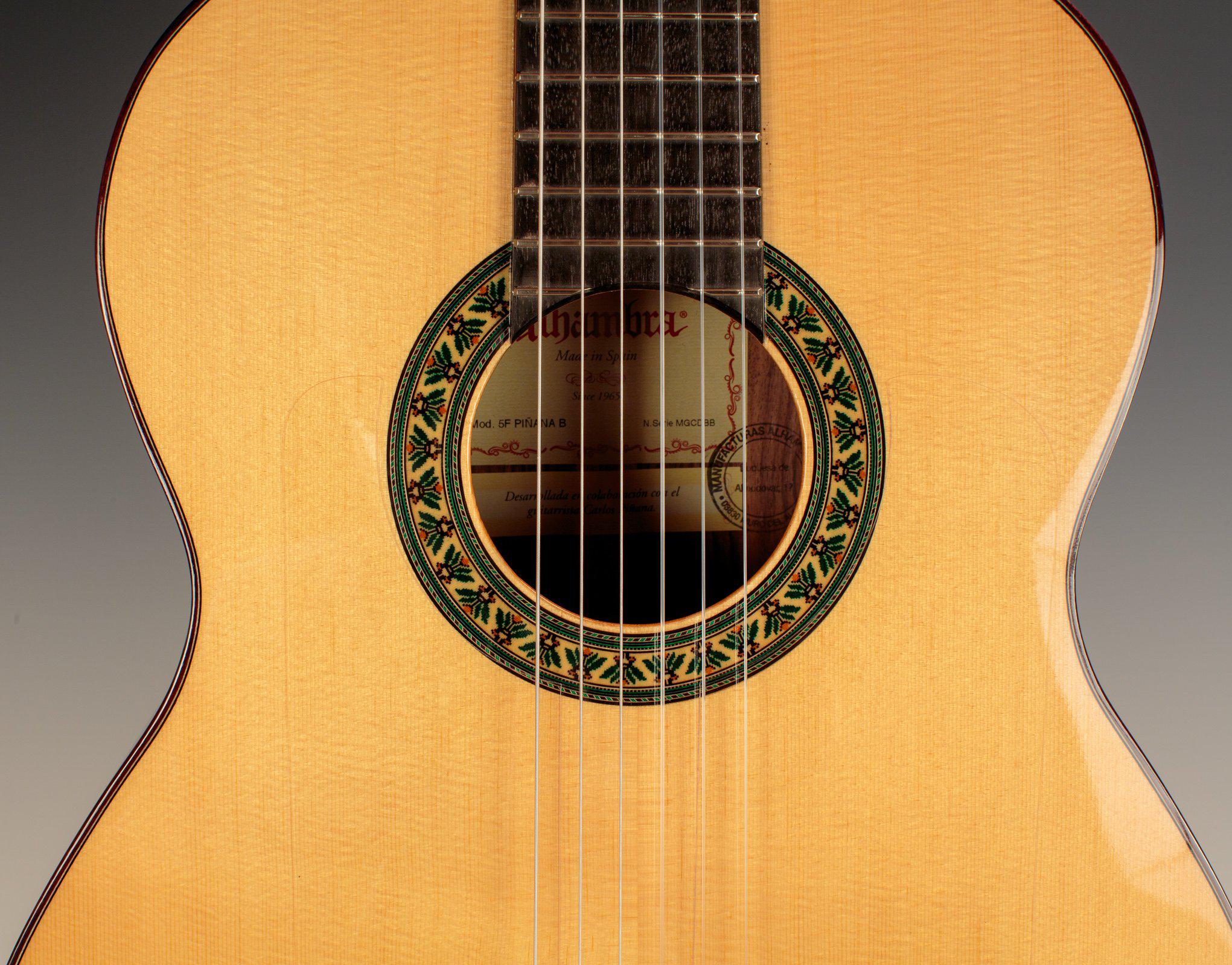 Alhambra 5FP Piñana Negra Spruce Top Flamenco Guitar - Gloss Finish.